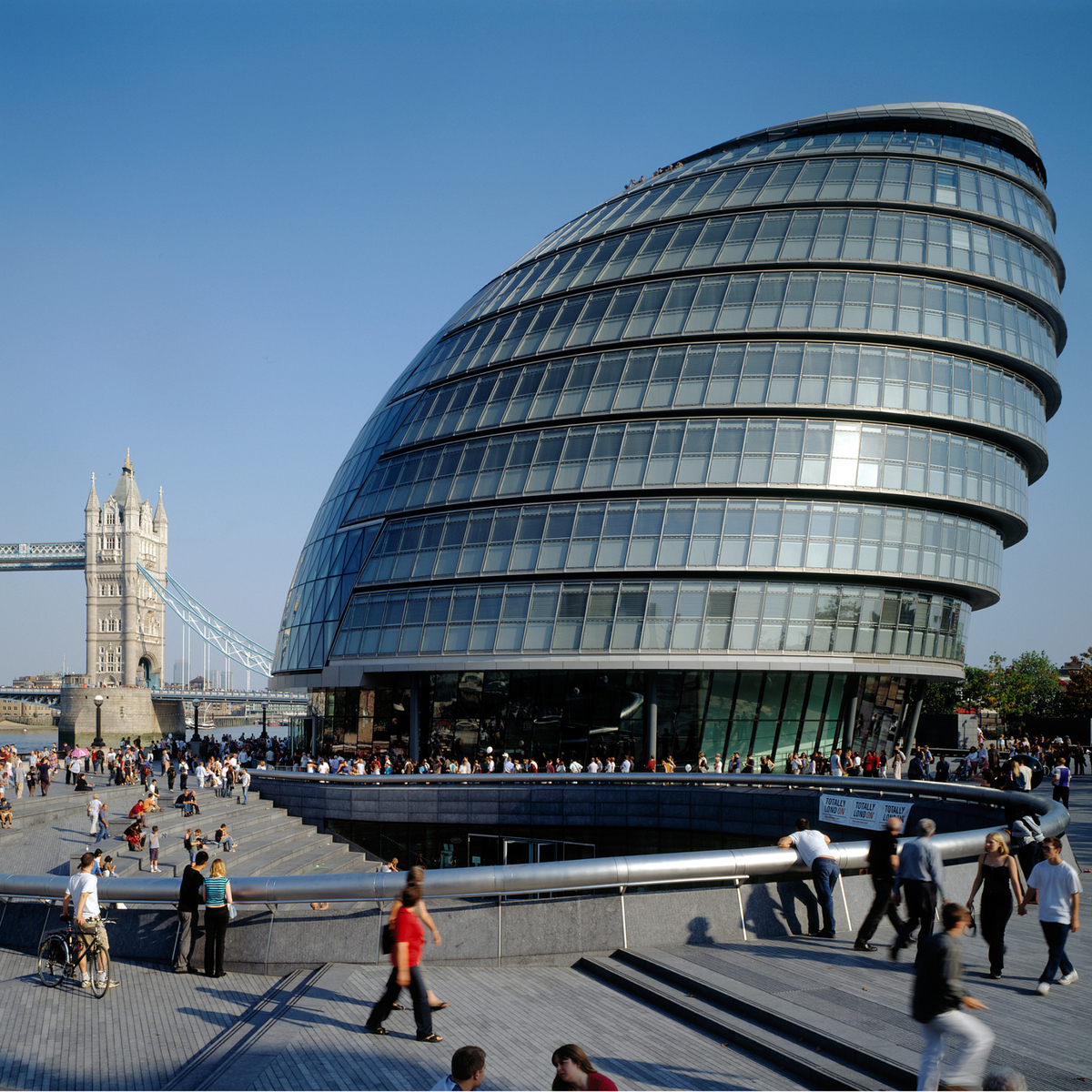 Discovering_the-Worlds_Top_21-Sustainable_Buildings_cityhall_London_Neuroject_06.jpeg