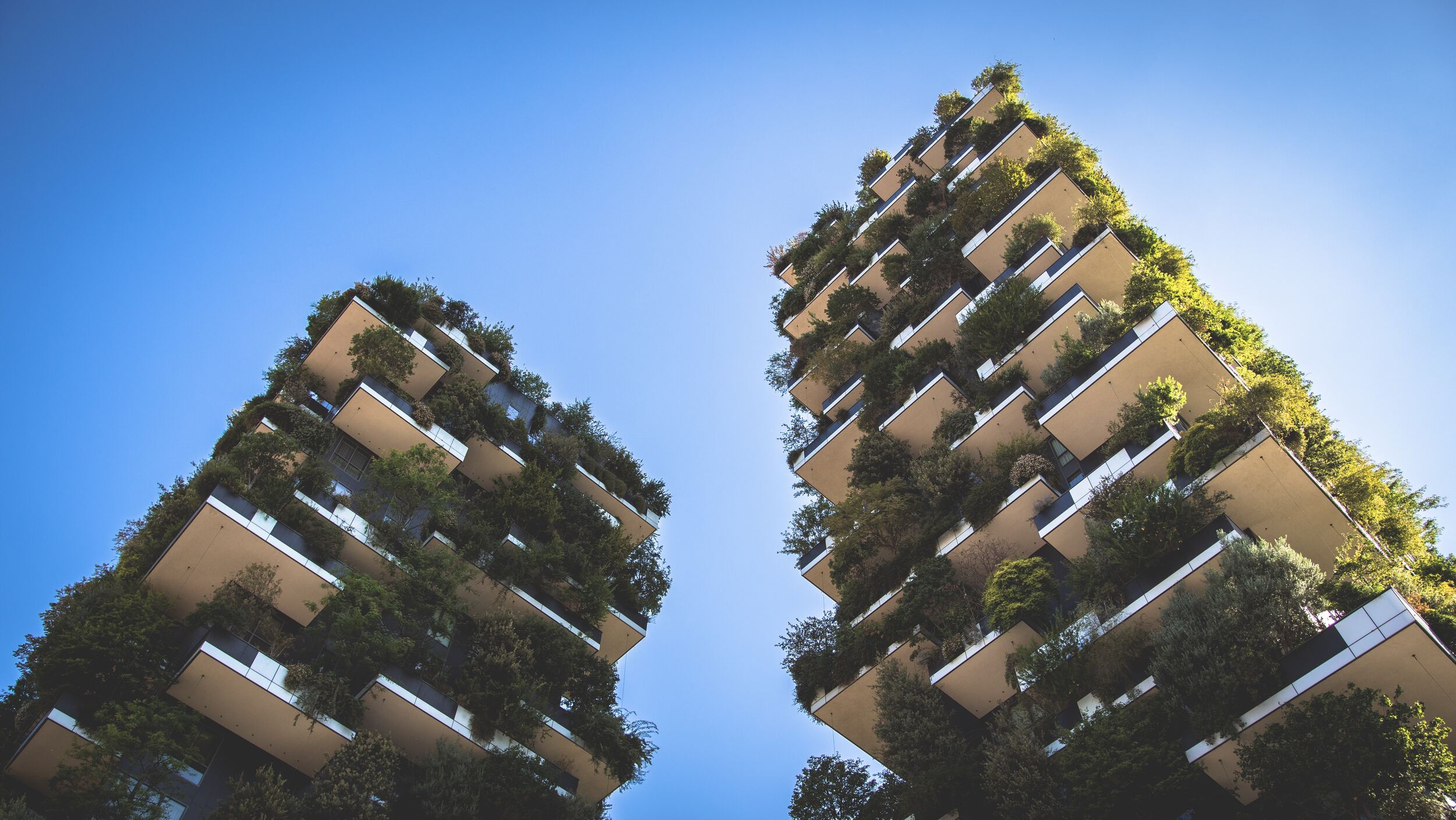 Eco_Friendly_Building_Bosco_Verticale_Milan_Neuroject