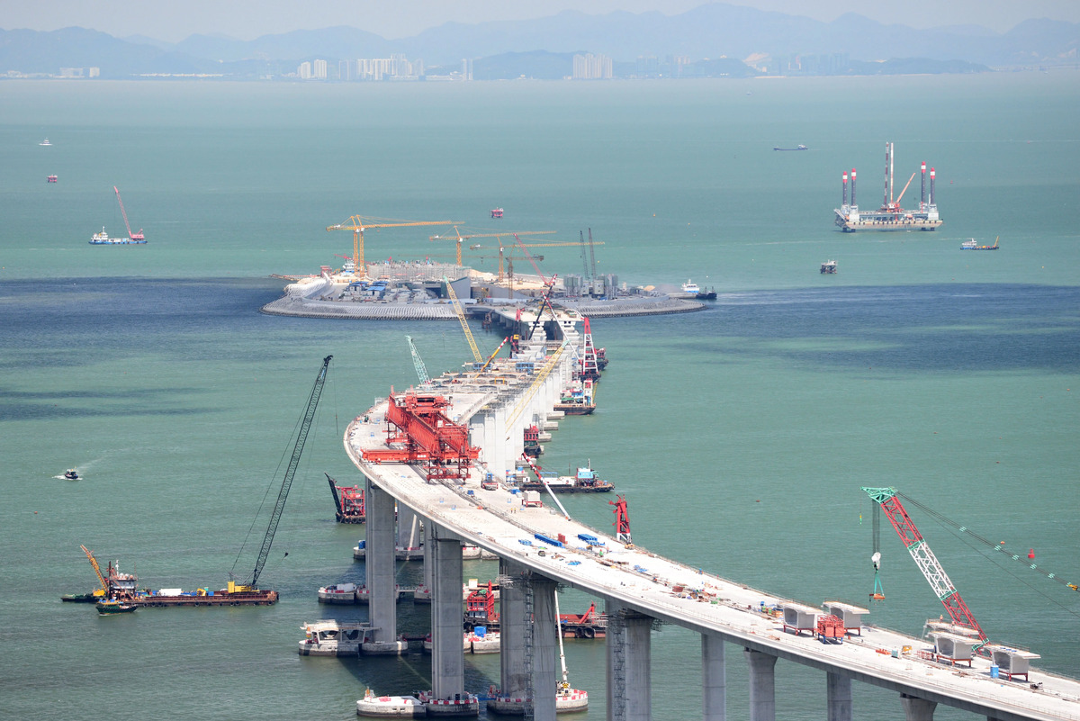 Top_17_Largest_Construction_Projects_in_the_World_2023_Reviews_The_Hong_Kong_Zhuhai_Macau_Bridge_Neuroject.jpg