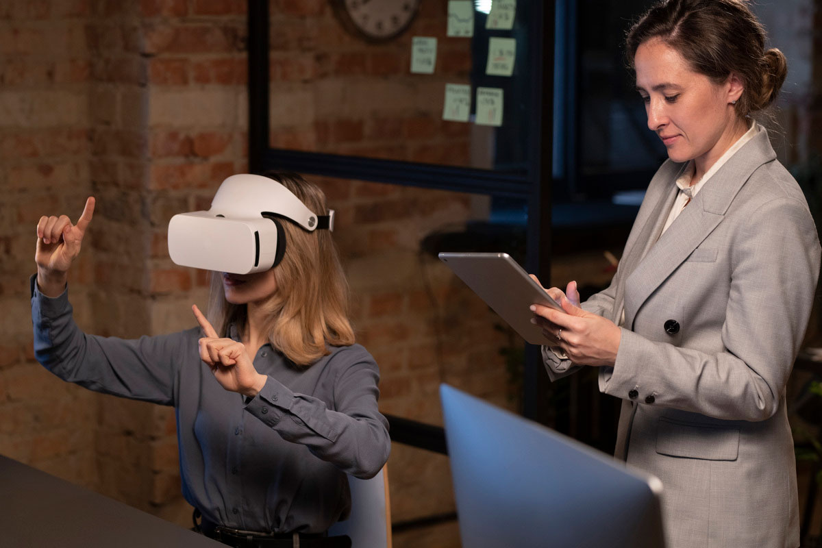 woman-analyzing-how-people-use-vr-glasses-MR-in-Construction