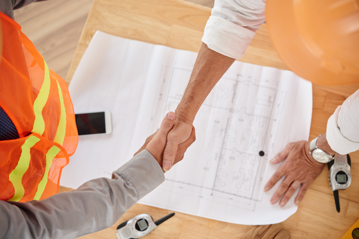 firm-handshake-on-Construction-Insurance