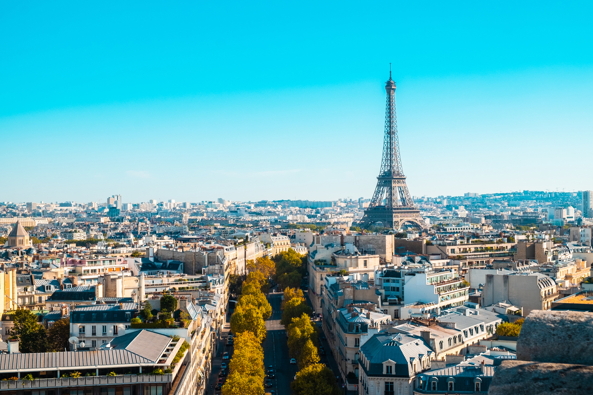 cityscape-paris-sunlight-blue-sky-paris-Smart-Cities-in-the-World