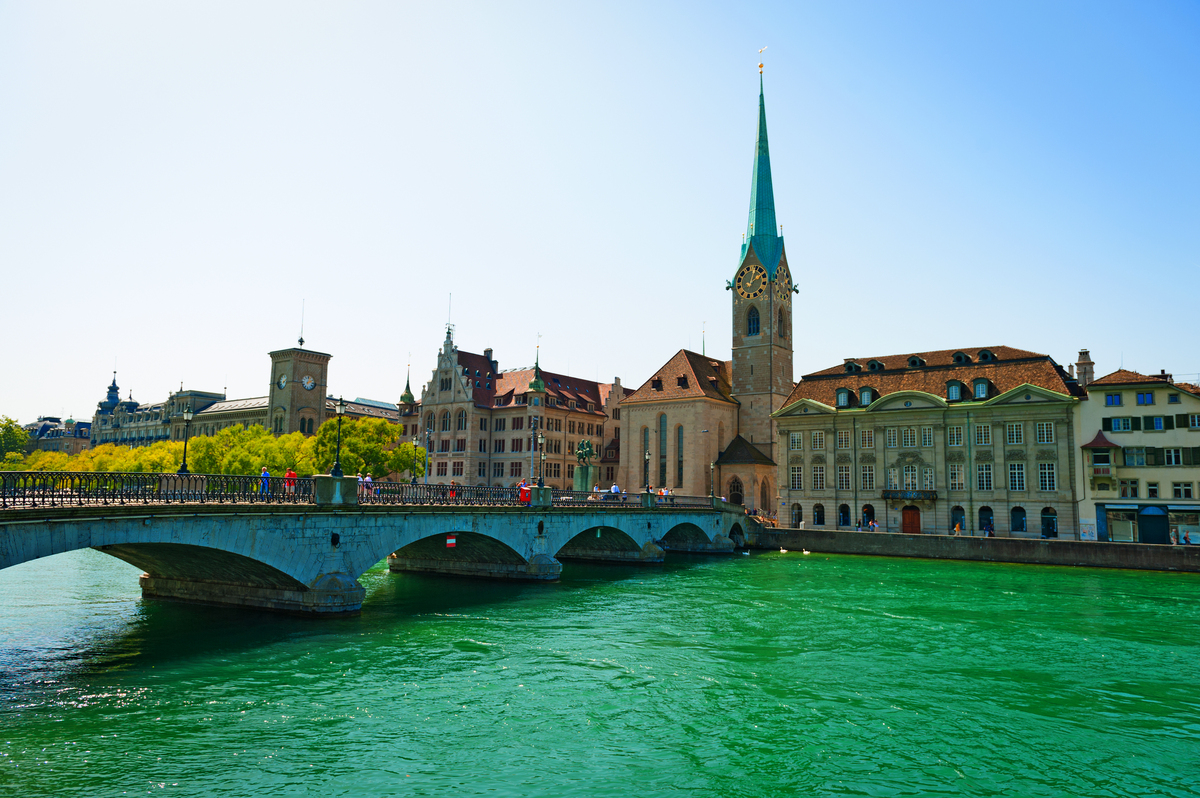 beautiful-old-city-limmat-river-zurich-switzerland-historic-center-city-zurich-with-views-river-bridge -Smart-Cities-in-the-World