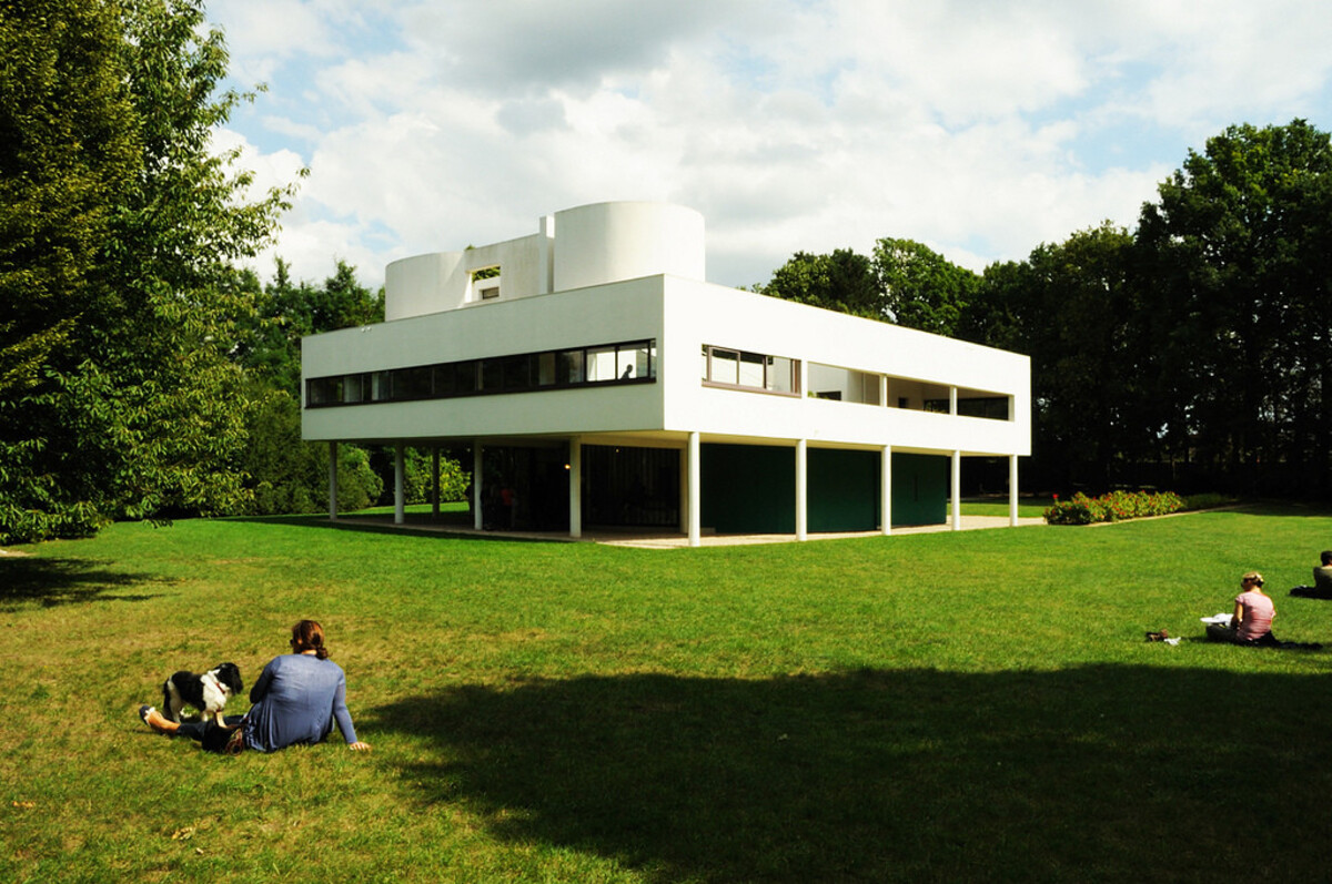 Famous-architects-Le-Corbusier-Villa-Savoye