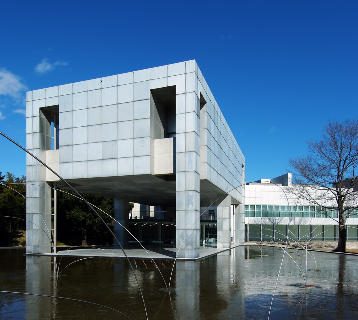 Famous-architects-Arata-Isozaki-museum-of-modern-art-gunma