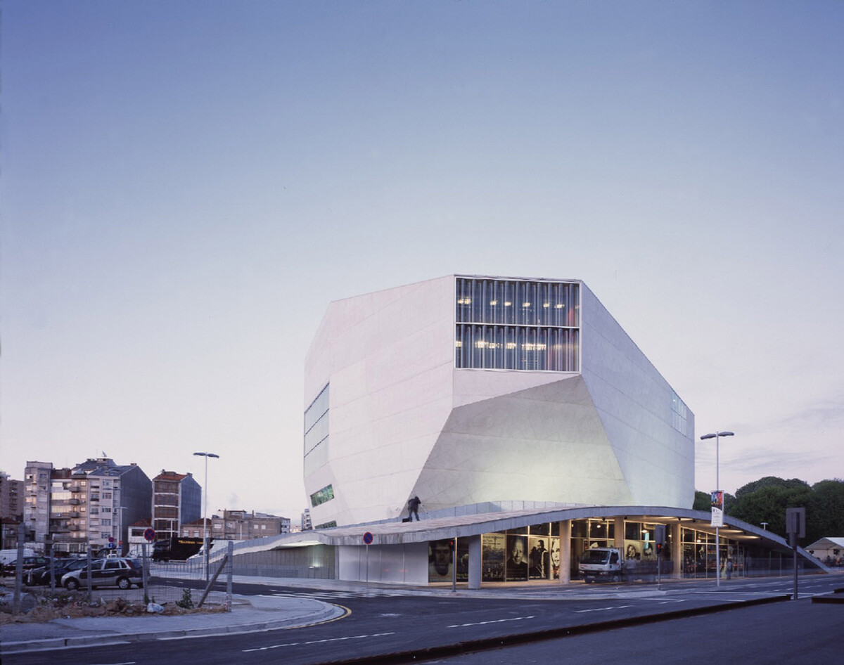 Famous-architects-Rem-Koolhaas-Casa-da-Musica