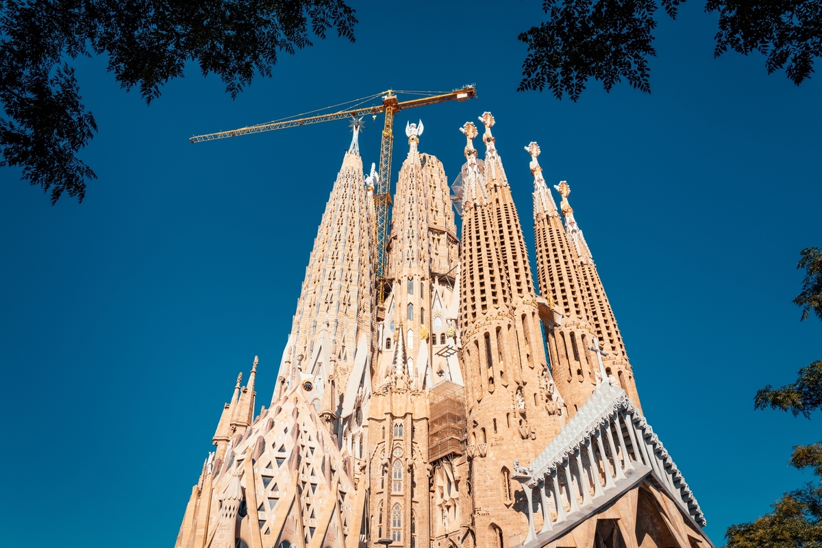 Famous-architects-Antoni-Gaudi-sagrada-familia