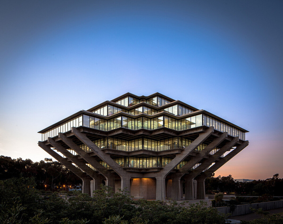 Famous-architects-William-Pereira-Geisel-Library