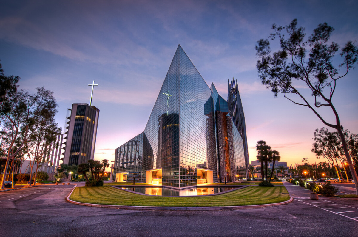 Famous-architects-Philip-Johnson-The-Crystal-Cathedral