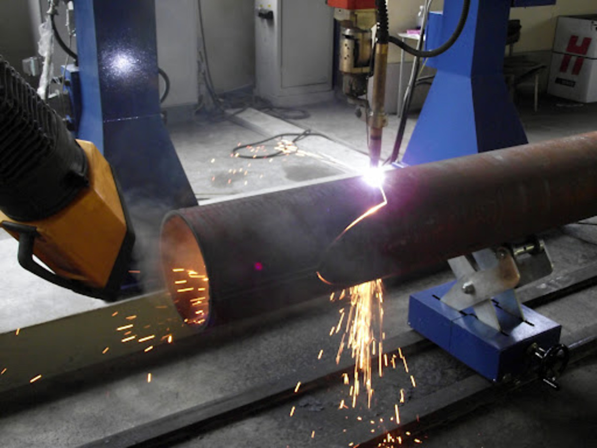 Top-7-Robotic-Welding-and-Fabrication-Types-in-Construction-2024-Neuroject-Plasma-Cutting-Robots.jpeg