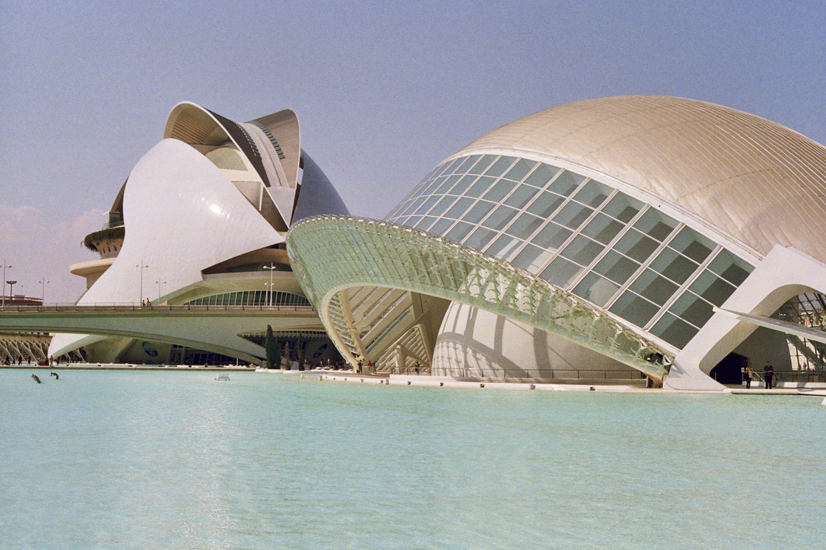 Contemporary-Architects-Santiago-Calatrava-City-of-Arts-and-Sciences-Neuroject