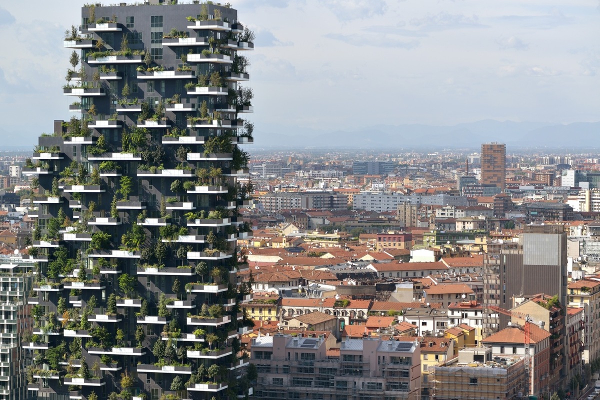 Eco-Friendly-Smart-Building-Construction-Projects-Bosco-Verticale-Example-Neuroject 