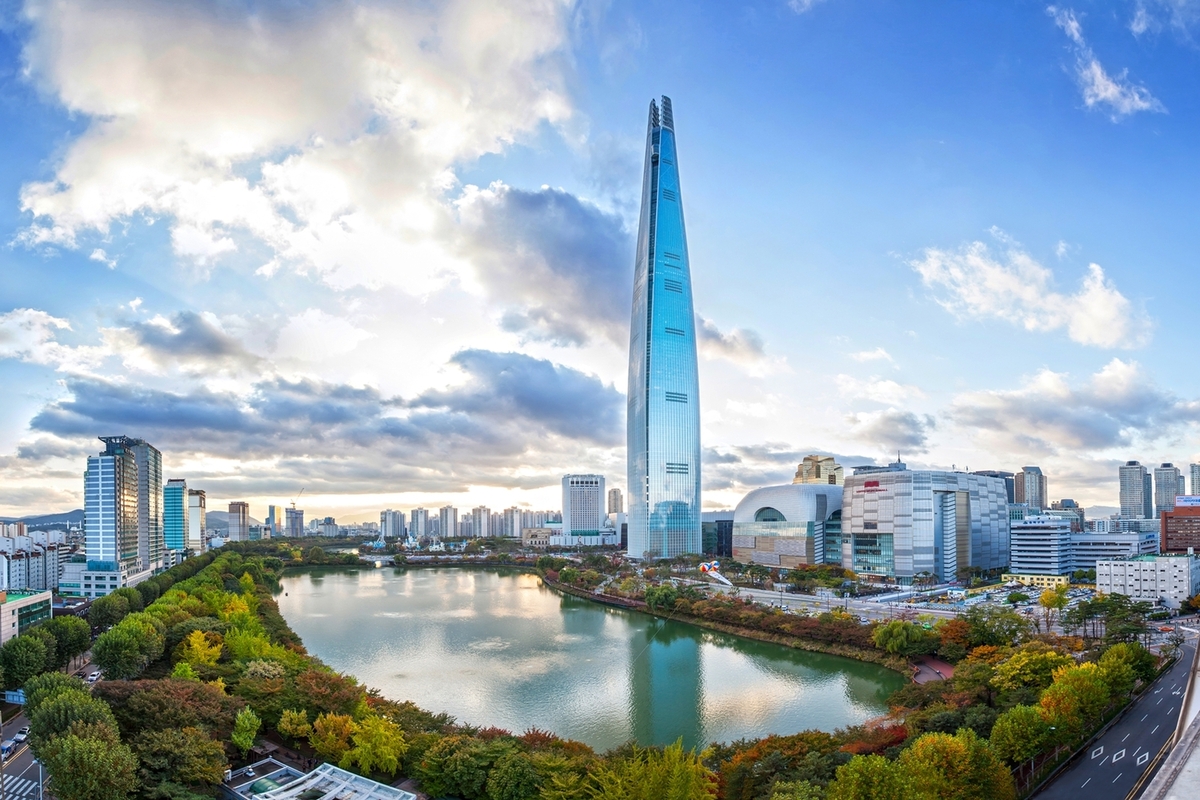 Smart-Building-Construction-in-Skyscrapers-Lotte-World-Tower,Seoul,South-Korea-Example-Neuroject 