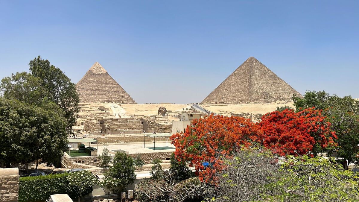 Construction-Projects-in-History-Great-Pyramid-of-Giza-Neuroject 