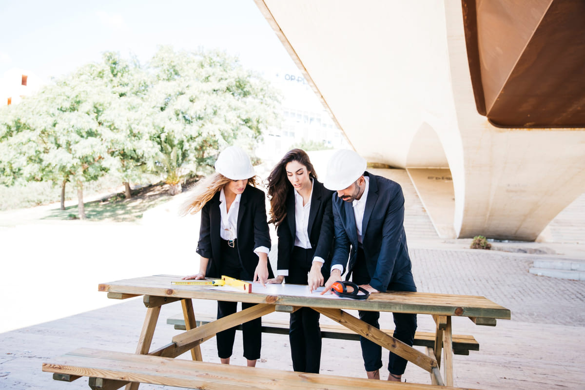 Read more about the article 10 High-Value Public Construction Tenders to Watch This Quarter (Opportunities & How to Bid)